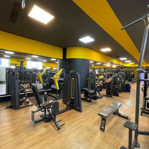 تجهیز باشگاه ورزشی