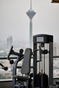 تجهیز باشگاه ورزشی کوچک در تهران 